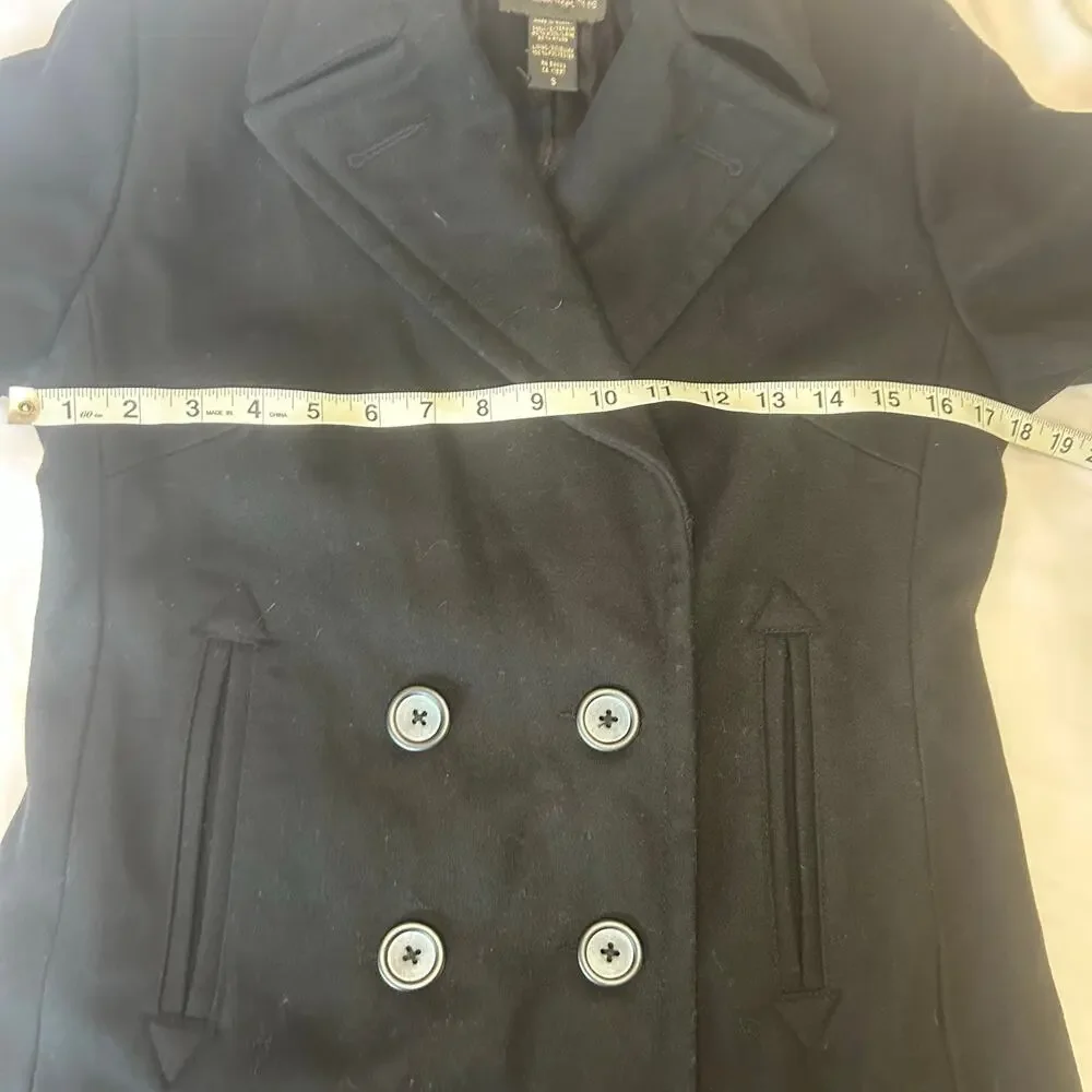 Banana Republic Wool Peacoat I’m Black. Shoulder pads women S